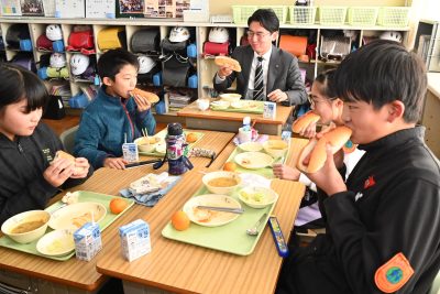 とぴあ浜松ポークが給食に登場